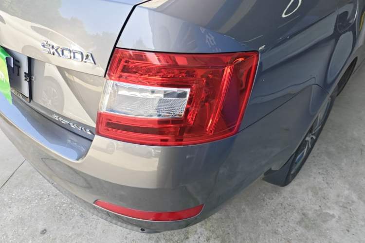Used Skoda Octavia 2017 1.6L Automatic Chuanxing Edition Exterior 3