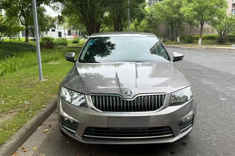 Used Skoda Octavia 2017 1.6L Automatic Chuanxing Edition Exterior 7