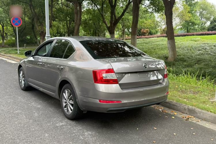 Used Skoda Octavia 2017 1.6L Automatic Chuanxing Edition Exterior 9