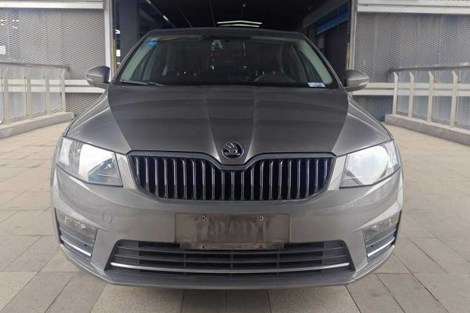 Used Skoda Octavia 2017 1.6L Automatic Smart Drive Edition Front
