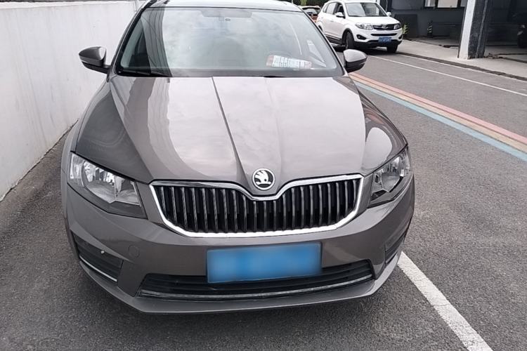 Used Skoda Octavia 2017 1.6L Automatic Smart Drive Edition Front