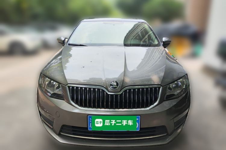 Used Skoda Octavia 2017 1.6L Automatic Smart Drive Edition Front