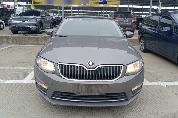 Used Skoda Octavia 2017 1.6L Automatic Smart Drive Edition Front