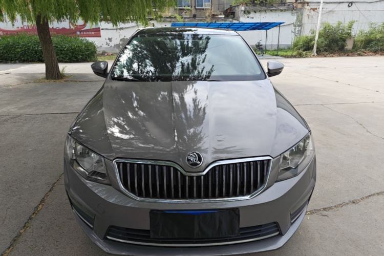 Used Skoda Octavia 2017 1.6L Automatic Smart Drive Edition Front