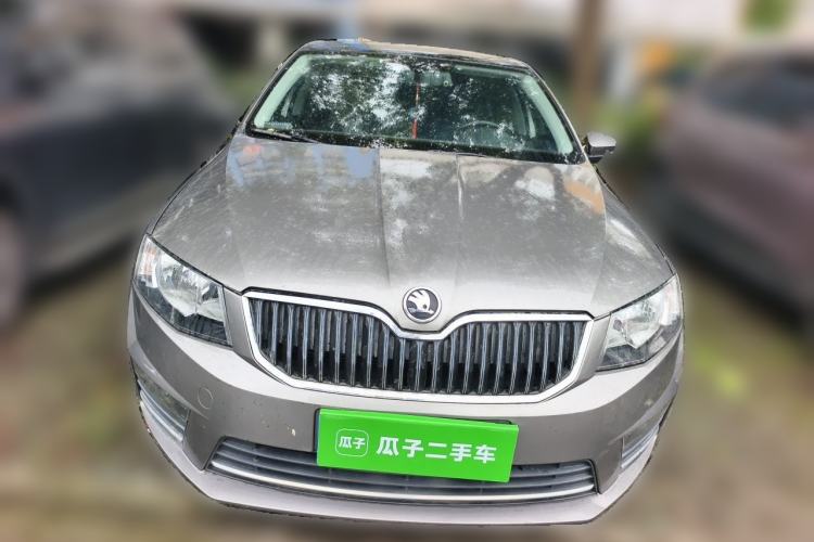 Used Skoda Octavia 2017 1.6L Automatic Smart Drive Edition Front