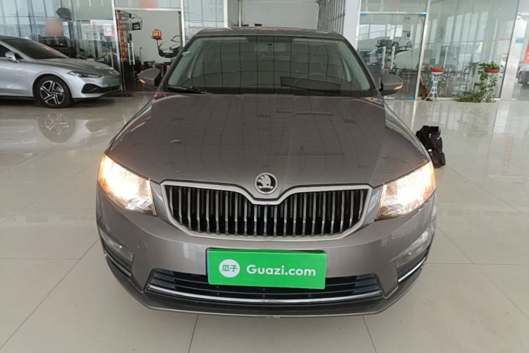 Used Skoda Octavia 2017 Classic Model 1.6L Automatic Comfort Edition Front