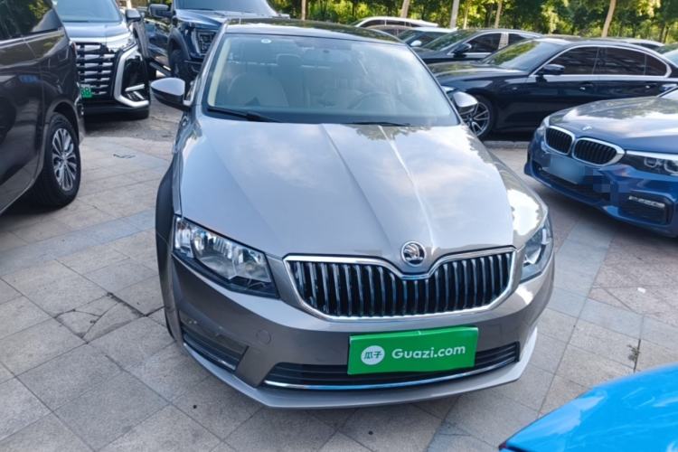 Used Skoda Octavia 2017 1.6L Automatic Smart Drive Edition Front