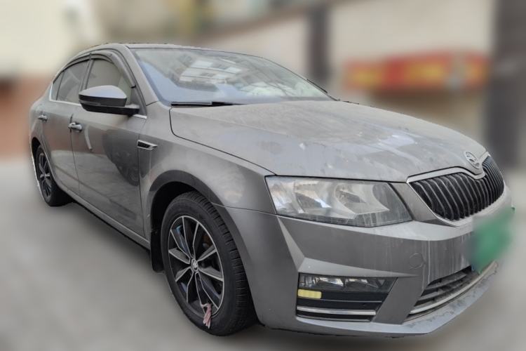 Used Skoda Octavia 2017 1.6L Manual Smart Drive Edition Front Right 45 Deg