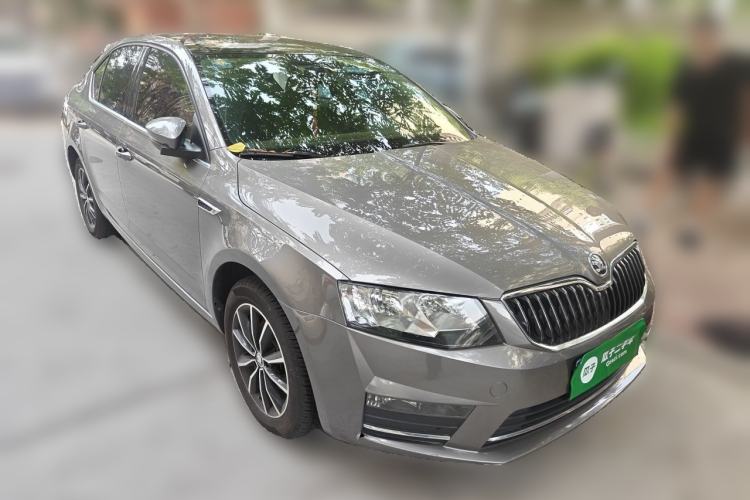Used Skoda Octavia 2017 1.6L Automatic Smart Drive Edition Front Right 45 Deg
