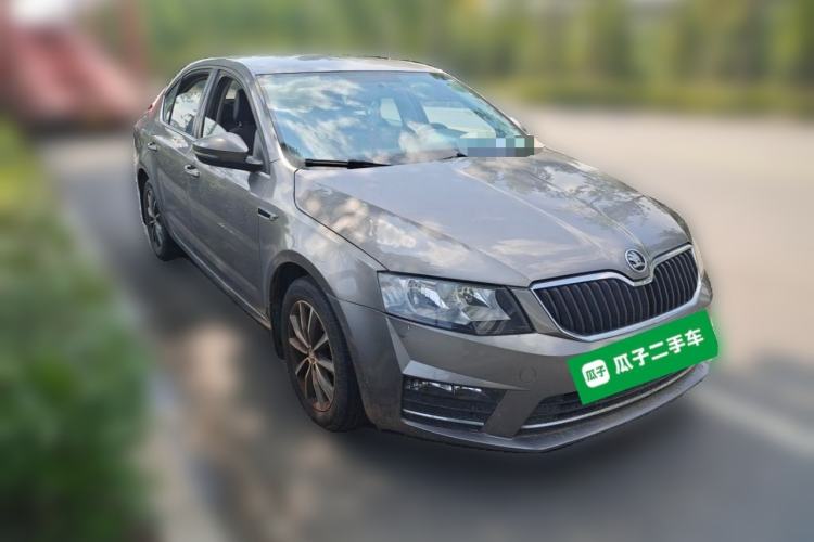 Used Skoda Octavia 2017 1.6L Manual Trend Edition Front Right 45 Deg