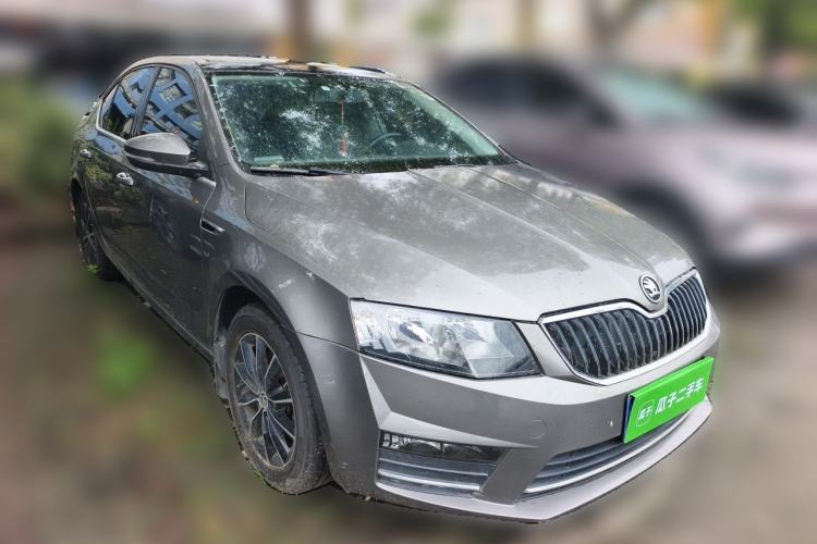 Used Skoda Octavia 2017 1.6L Automatic Smart Drive Edition Front Right 45 Deg