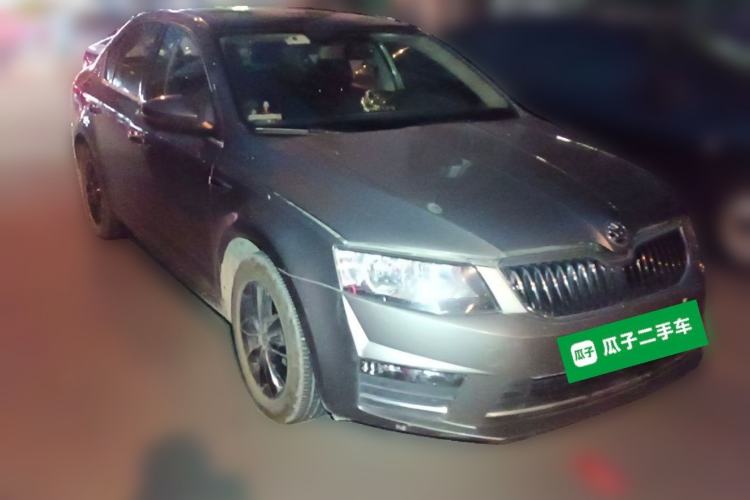 Used Skoda Octavia 2017 1.6L Automatic Smart Drive Edition Front Right 45 Deg