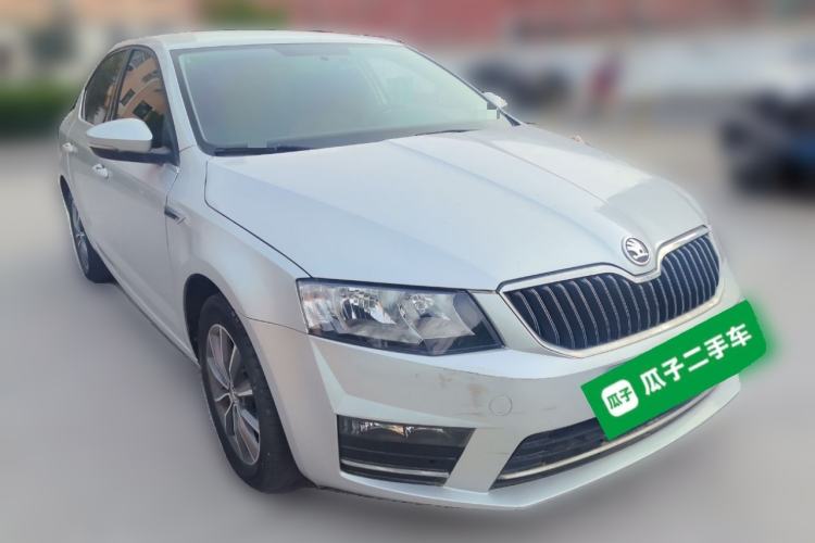 Used Skoda Octavia 2017 1.6L Automatic Chuanxing Edition Front Right 45 Deg