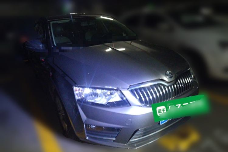 Used Skoda Octavia 2017 1.6L Automatic Chuanxing Edition Front Right 45 Deg