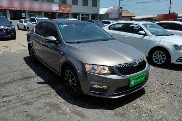 Used Skoda Octavia 2017 1.6L Automatic Smart Drive Edition Front Right 45 Deg