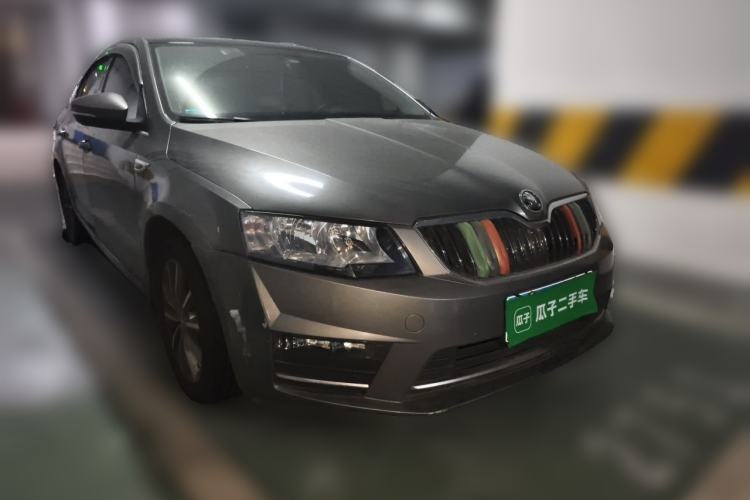 Used Skoda Octavia 2017 Classic Model 1.6L Manual Comfort Edition Front Right 45 Deg