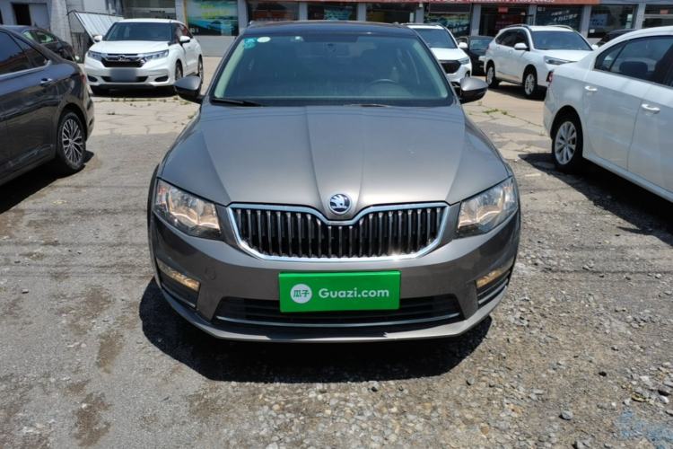 Used Skoda Octavia 2017 1.6L Automatic Smart Drive Edition Front