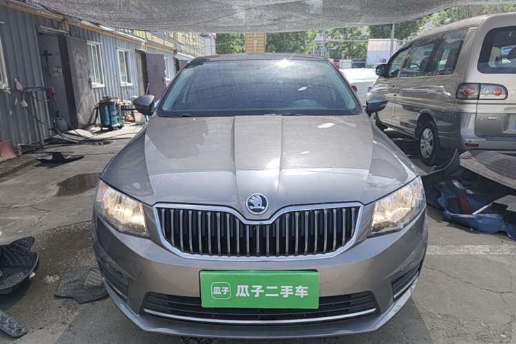 Used Skoda Octavia 2017 1.6L Automatic Smart Drive Edition Front