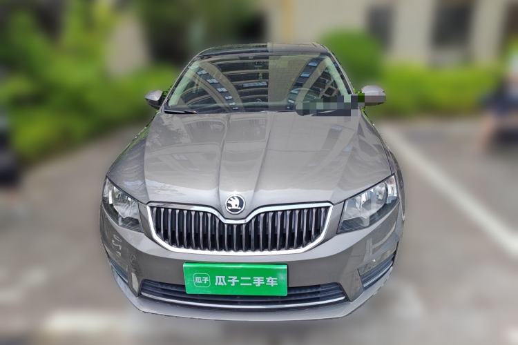 Used Skoda Octavia 2017 1.6L Automatic Smart Drive Edition Front