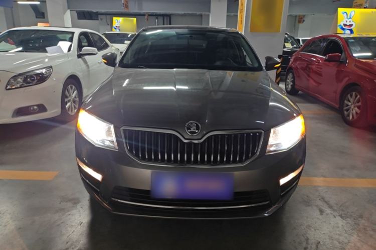 Used Skoda Octavia 2017 1.6L Automatic Smart Drive Edition Front