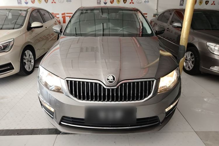 Used Skoda Octavia 2017 1.6L Automatic Smart Drive Edition Front