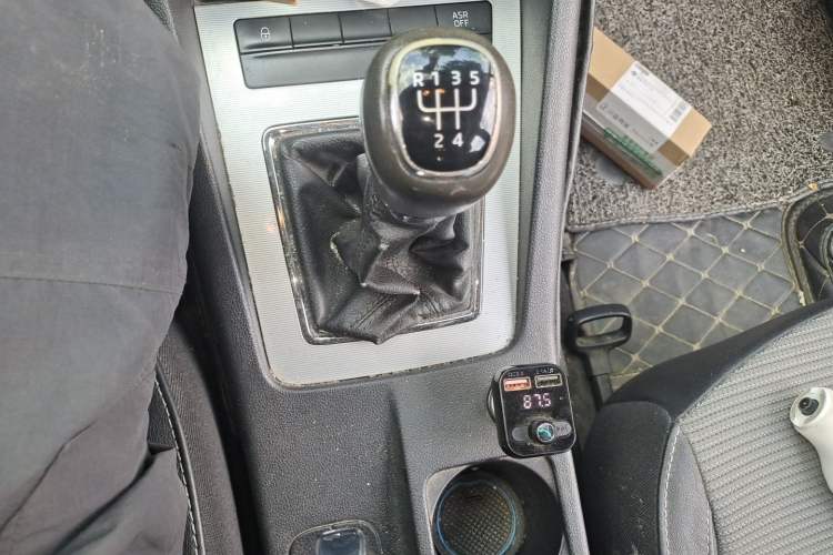 Used Skoda Octavia 2017 1.6L Manual Trend Edition Gear Lever