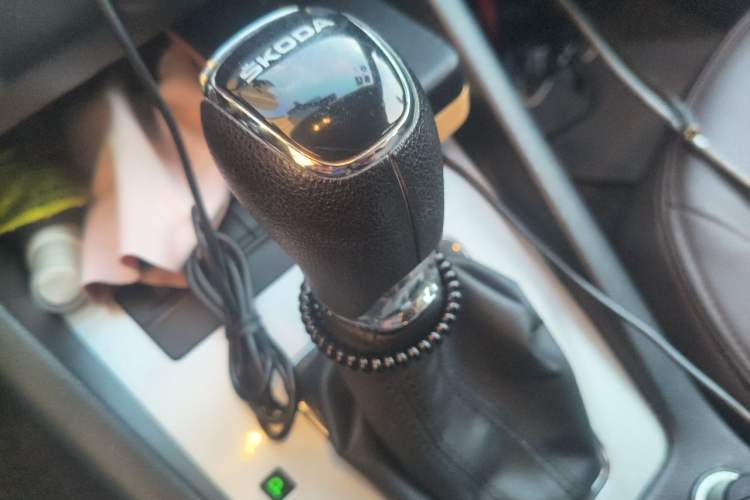 Used Skoda Octavia 2017 1.6L Automatic Chuanxing Edition Gear Lever