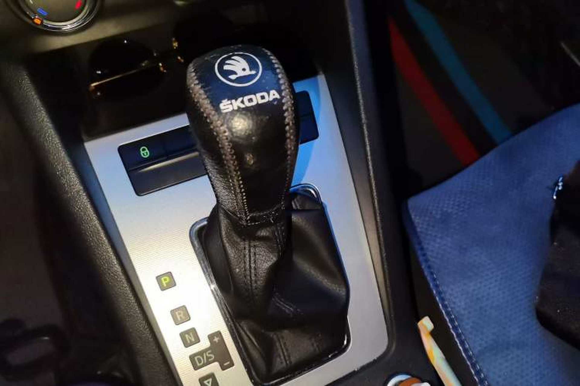 Used Skoda Octavia 2017 1.6L Automatic Chuanxing Edition Gear Lever