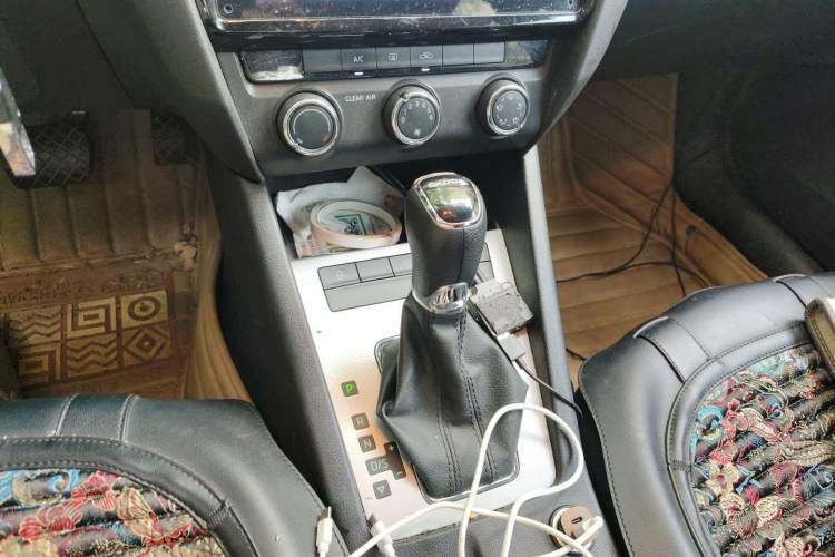 Used Skoda Octavia 2017 1.6L Automatic Chuanxing Edition Gear Lever