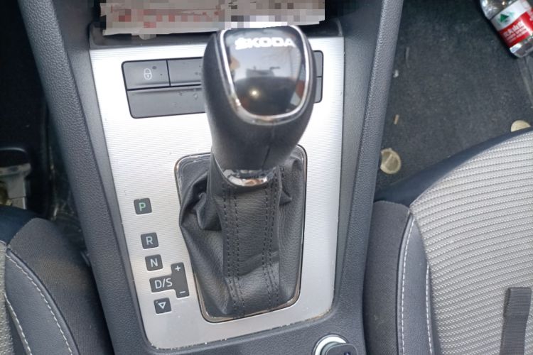 Used Skoda Octavia 2017 1.6L Automatic Chuanxing Edition Gear Lever