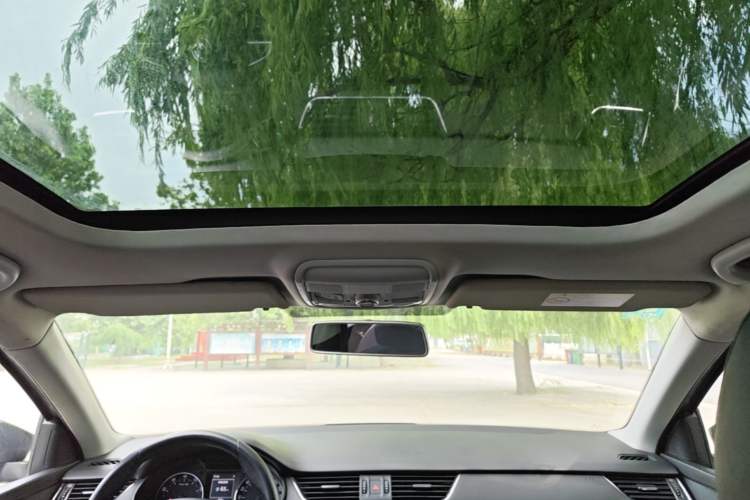 Used Skoda Octavia 2017 1.6L Automatic Smart Drive Edition Headliner