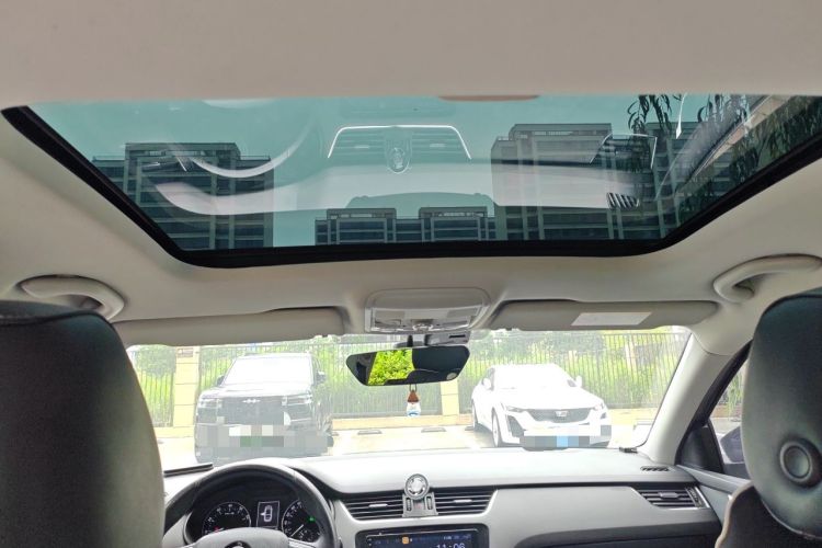 Used Skoda Octavia 2017 1.6L Automatic Smart Drive Edition Headliner