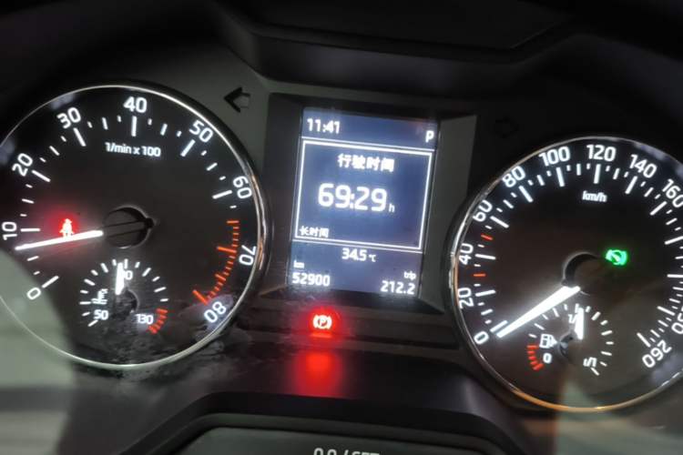 Used Skoda Octavia 2017 1.6L Automatic Smart Drive Edition Instrument Cluster