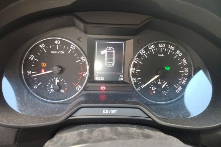 Used Skoda Octavia 2017 1.6L Automatic Smart Drive Edition Instrument Cluster