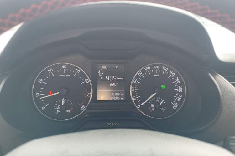 Used Skoda Octavia 2017 Classic Model 1.6L Automatic Comfort Edition Instrument Cluster