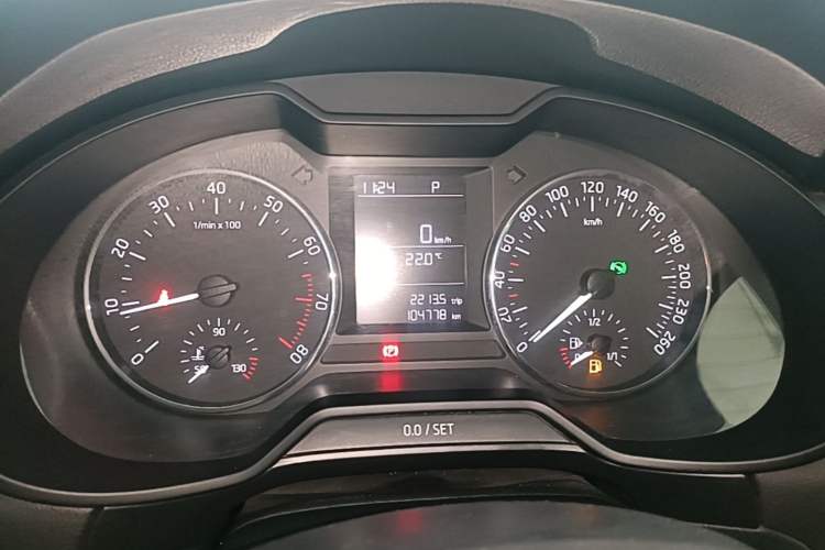 Used Skoda Octavia 2017 Classic Model 1.6L Automatic Comfort Edition Instrument Cluster