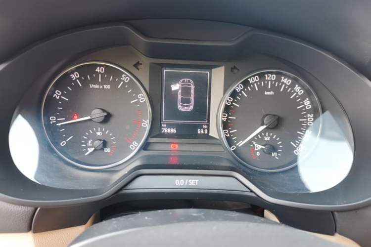 Used Skoda Octavia 2017 1.6L Automatic Smart Drive Edition Instrument Cluster