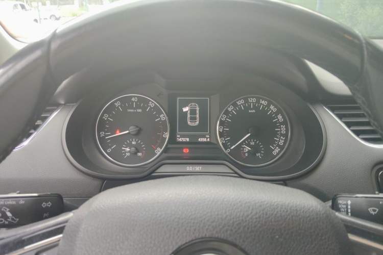 Used Skoda Octavia 2017 1.6L Manual Smart Drive Edition Instrument Cluster