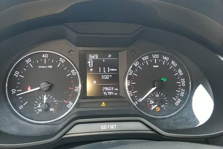Used Skoda Octavia 2017 1.6L Automatic Chuanxing Edition Instrument Cluster