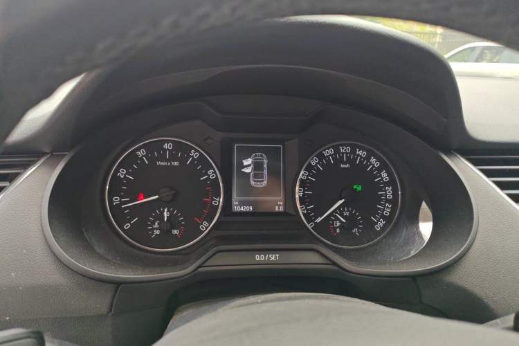 Used Skoda Octavia 2017 1.6L Automatic Smart Drive Edition Instrument Cluster