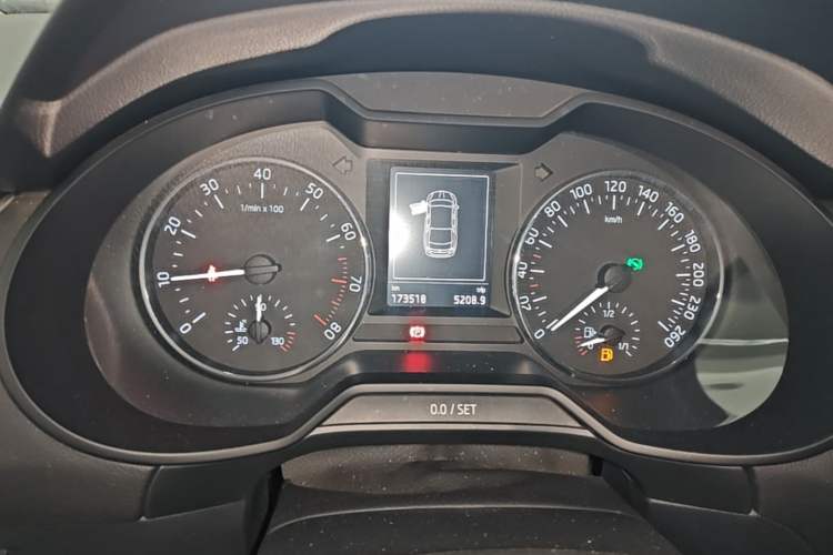 Used Skoda Octavia 2017 1.6L Automatic Smart Drive Edition Instrument Cluster