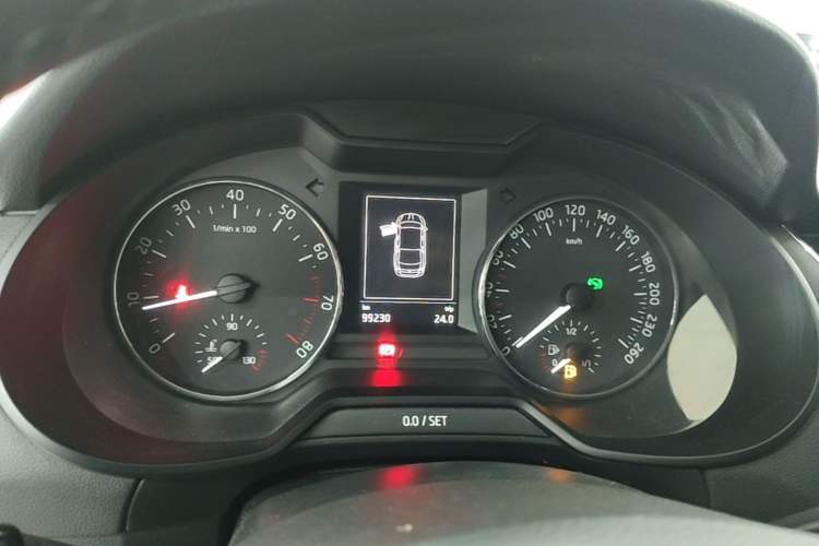 Used Skoda Octavia 2017 1.6L Automatic Smart Drive Edition Instrument Cluster