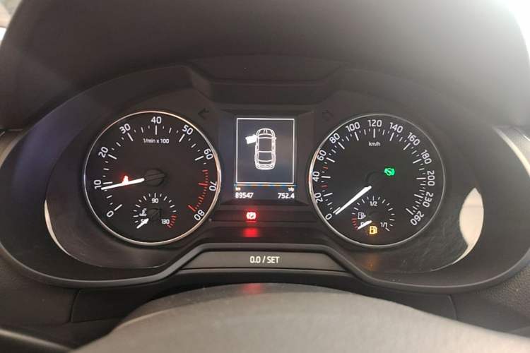 Used Skoda Octavia 2017 1.6L Automatic Smart Drive Edition Instrument Cluster