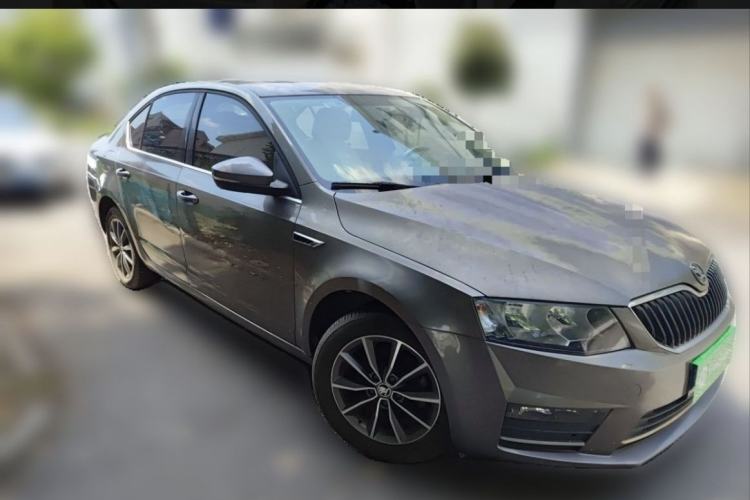 Used Skoda Octavia 2017 1.6L Manual Trend Edition Interior 3