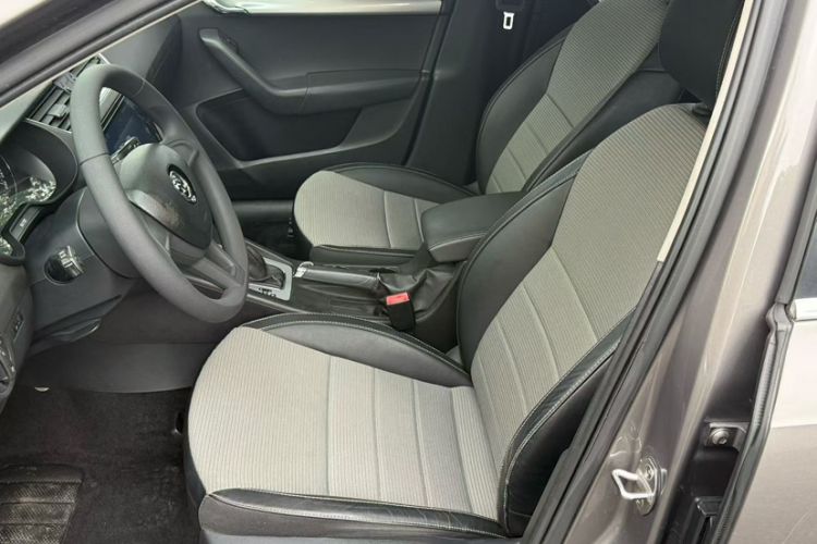 Used Skoda Octavia 2017 1.6L Automatic Chuanxing Edition Interior 4