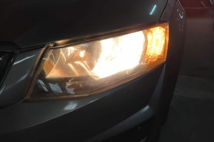 Used Skoda Octavia 2017 1.6L Automatic Smart Drive Edition Left Front Headlight
