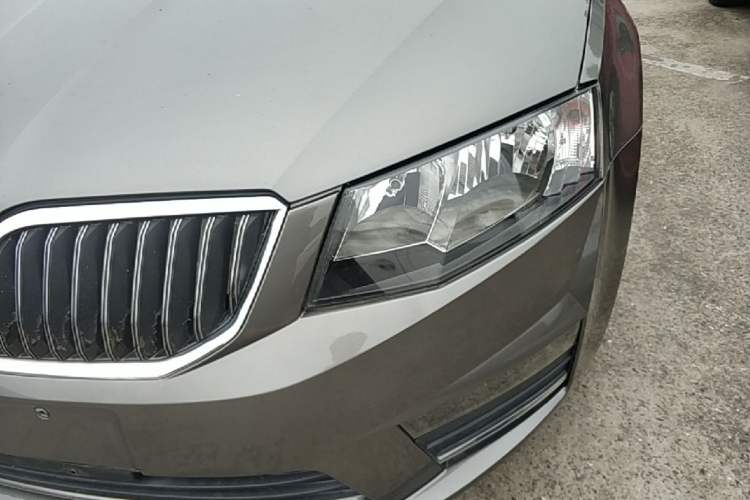 Used Skoda Octavia 2017 1.6L Automatic Chuanxing Edition Left Front Headlight