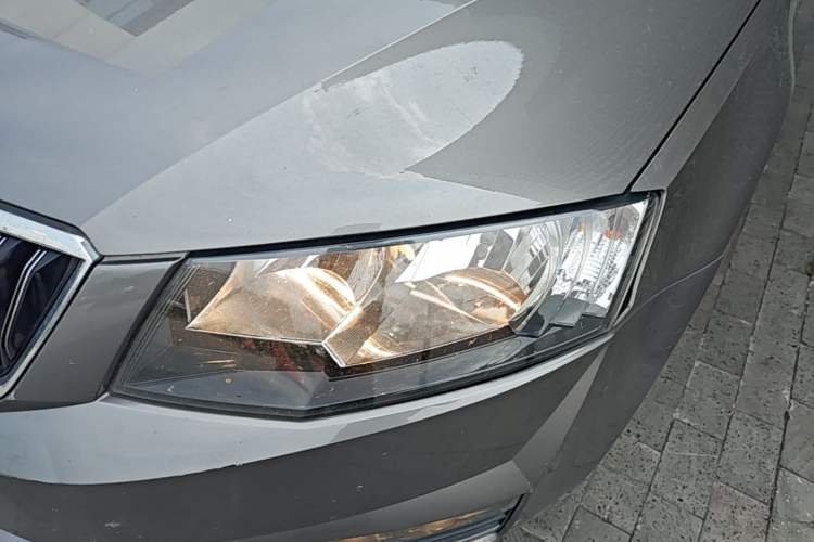 Used Skoda Octavia 2017 1.6L Automatic Smart Drive Edition Left Front Headlight