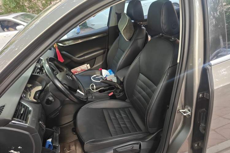 Used Skoda Octavia 2017 1.6L Automatic Smart Drive Edition Left Front Seat