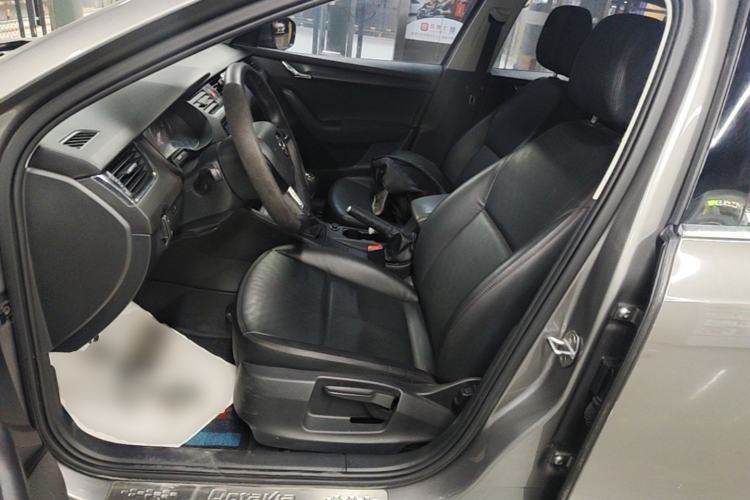 Used Skoda Octavia 2017 Classic Model 1.6L Manual Comfort Edition Left Front Seat
